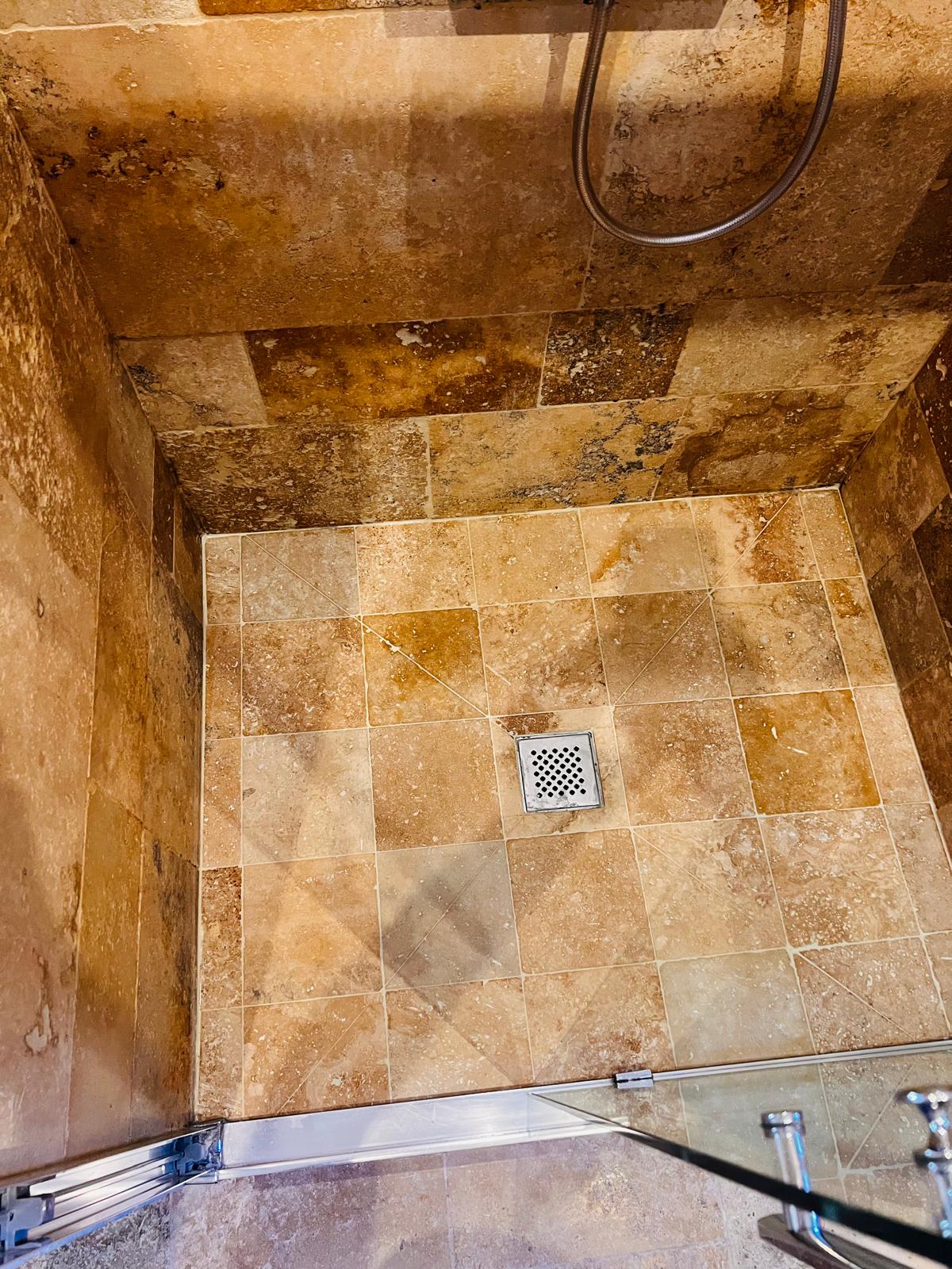 Pose de carrelage travertin - Après travaux