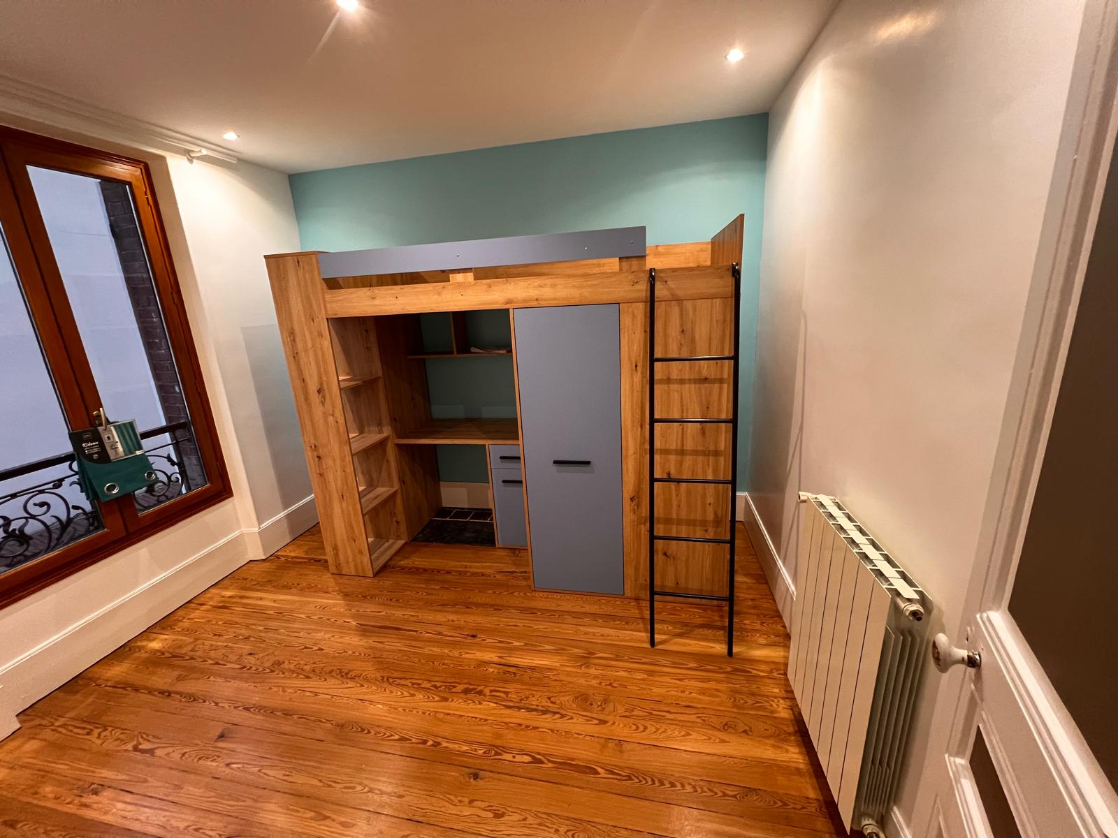 Peinture de lit en bois sur mesure