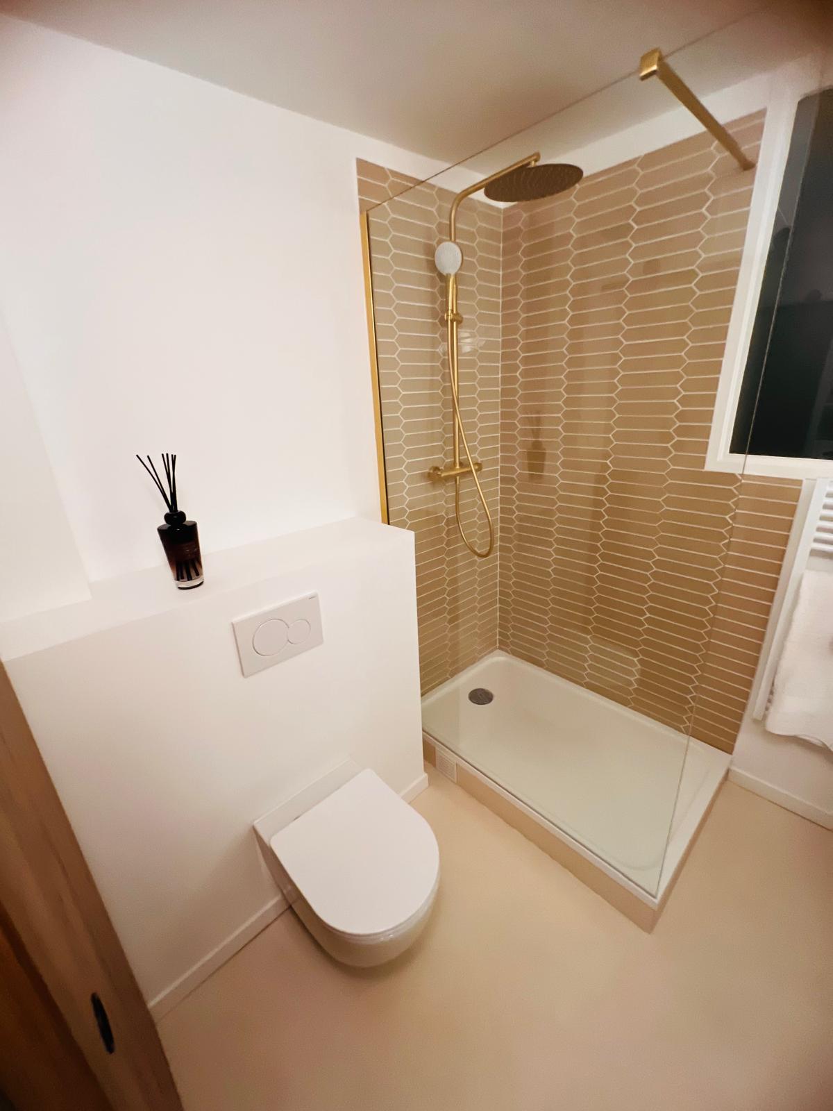 Rénovation de salle de bain - Douche italienne effet dorée